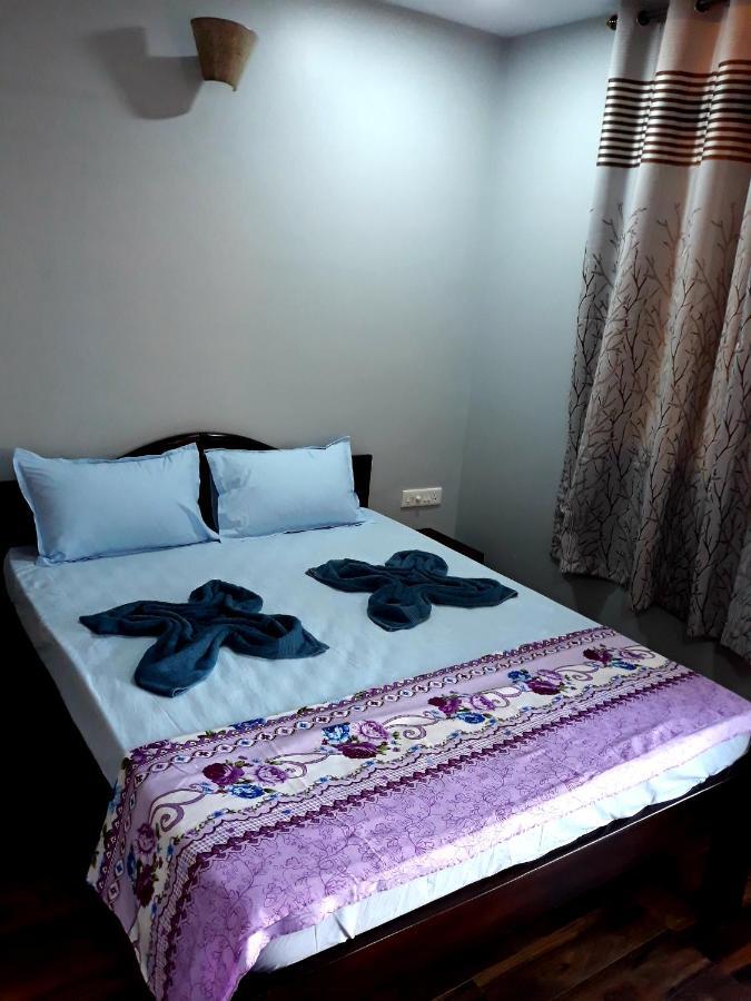 Shawn'S The Morjim Enclave Hotell Eksteriør bilde