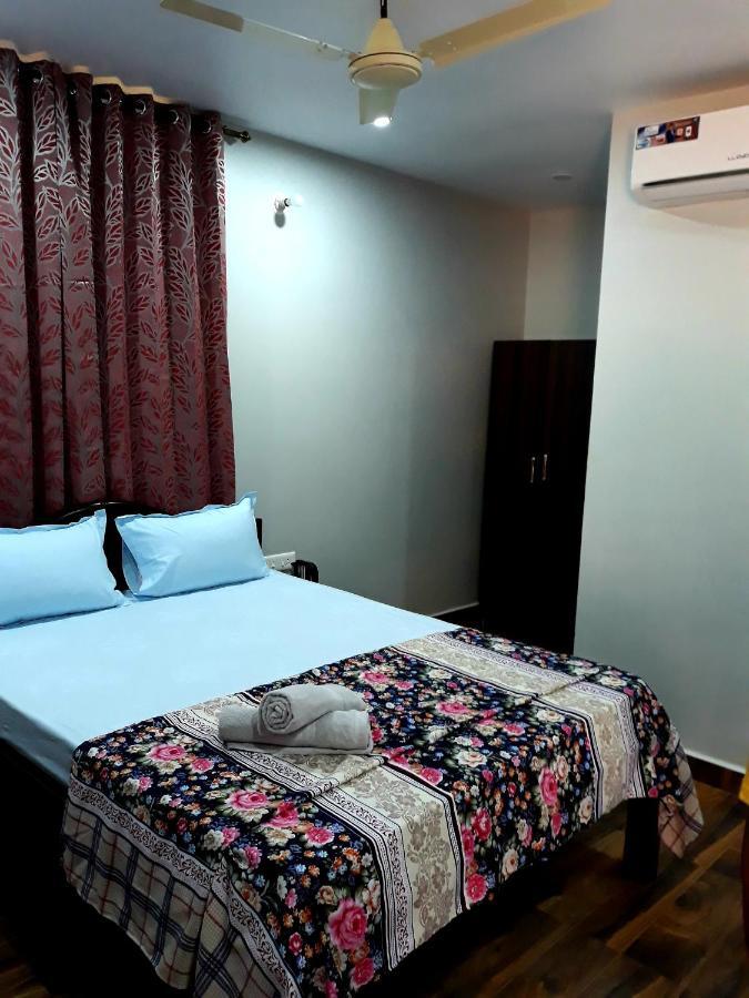 Shawn'S The Morjim Enclave Hotell Eksteriør bilde